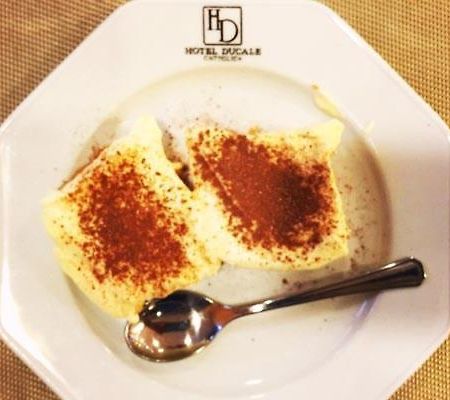 Hotel Ducale カットーリカ エクステリア 写真