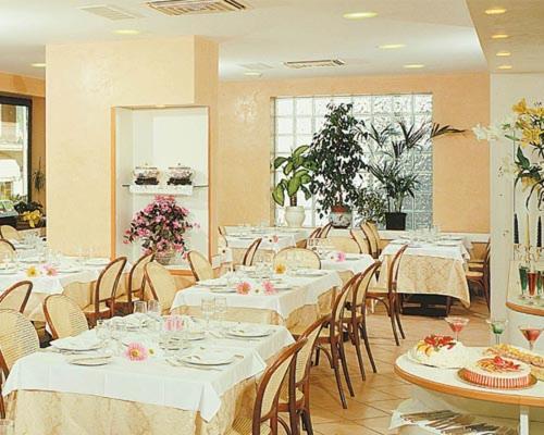 Hotel Ducale カットーリカ エクステリア 写真